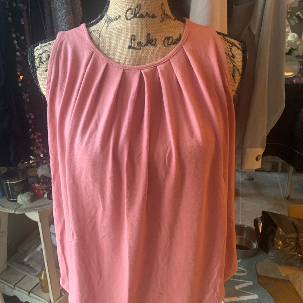 Women’s pink top